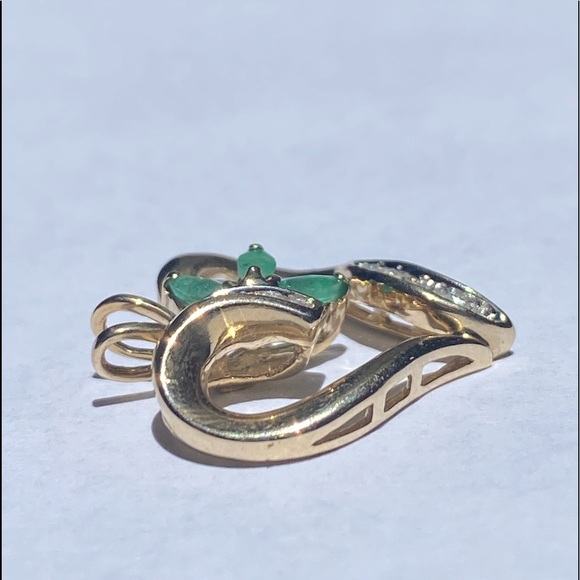 10KT diamond 💎 and emerald heart - Picture 7 of 17